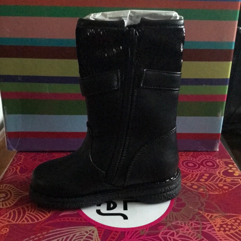 Girls boots
